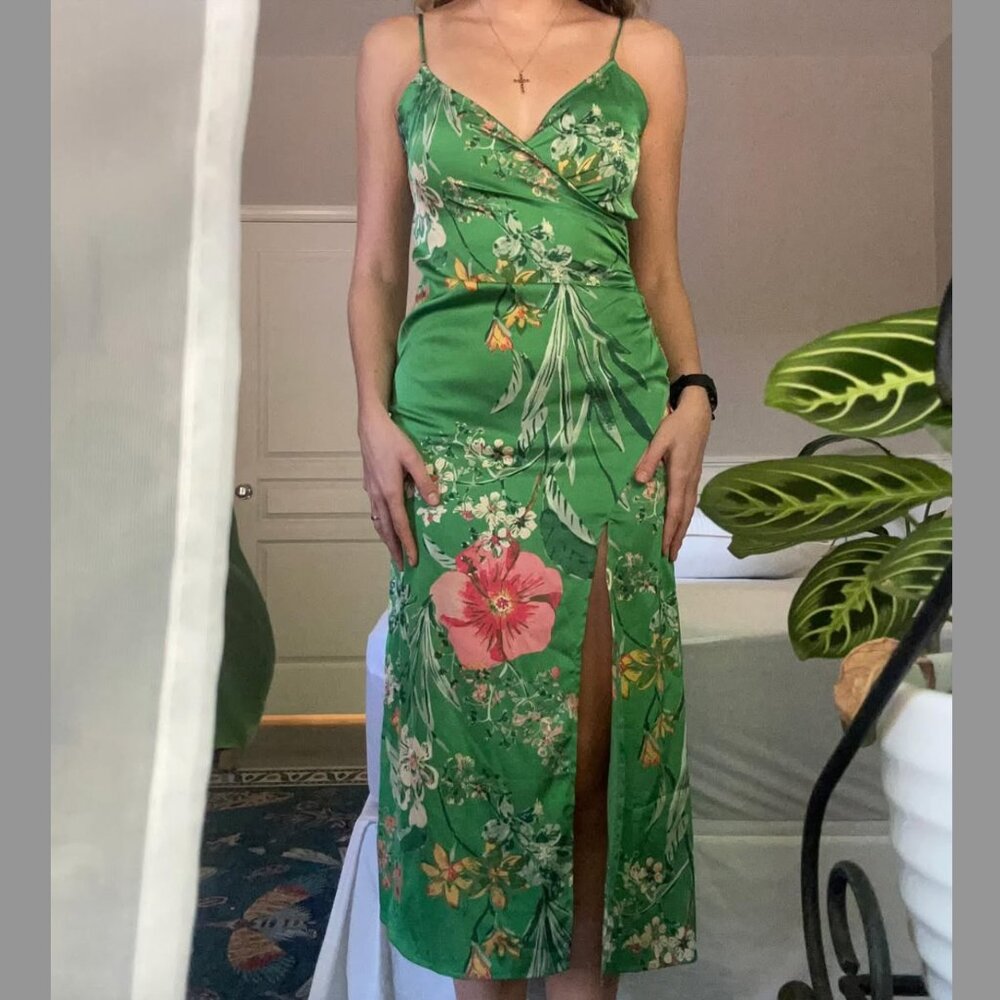 LULUS Remarkable Entrance GREEN Floral Print Satin Midi Dress